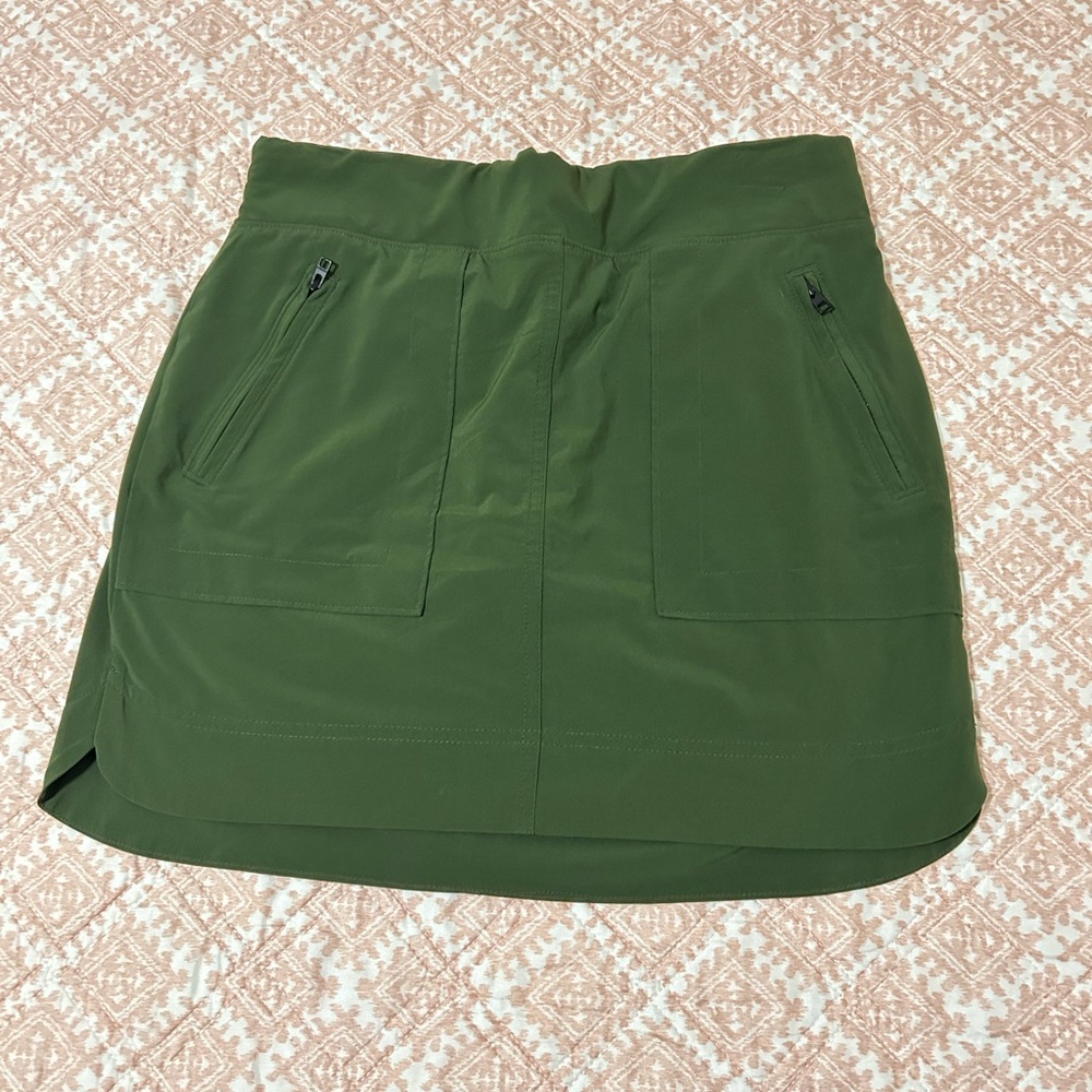 Athleta Skirt Women’s Size 4 Dark Green Mini Skirt Activewear Casual